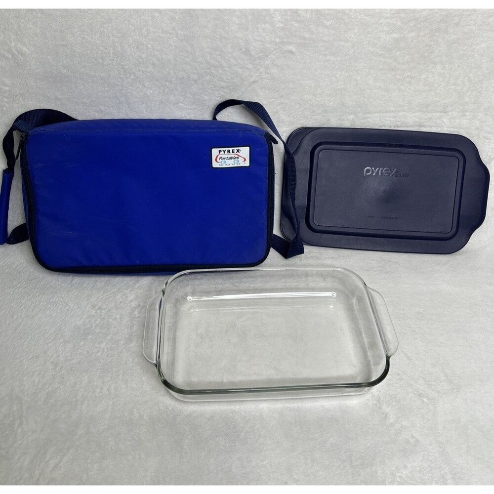Pyrex Portables Insulated Carry Bag Travel Carrier with 2QT Glass Dish Way to Go